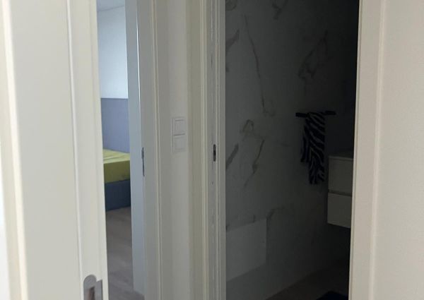 Apartamento T1 Novo com Vistas Panorâmicas - a 5 Minutos da Av. Dr. Lourenço Peixinho