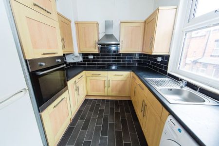 Hartley Grove, Woodhouse, Leeds - Photo 2