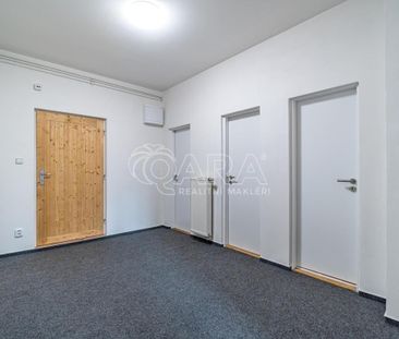 Pronájem bytu 2+1 90 m2 - Fotografie 2
