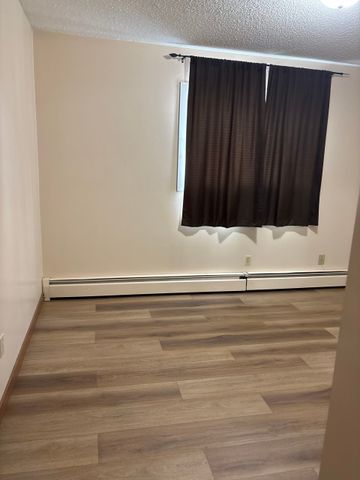 Charming Riverbed 1-Bed 1-Bath Condo for Rent - Photo 2