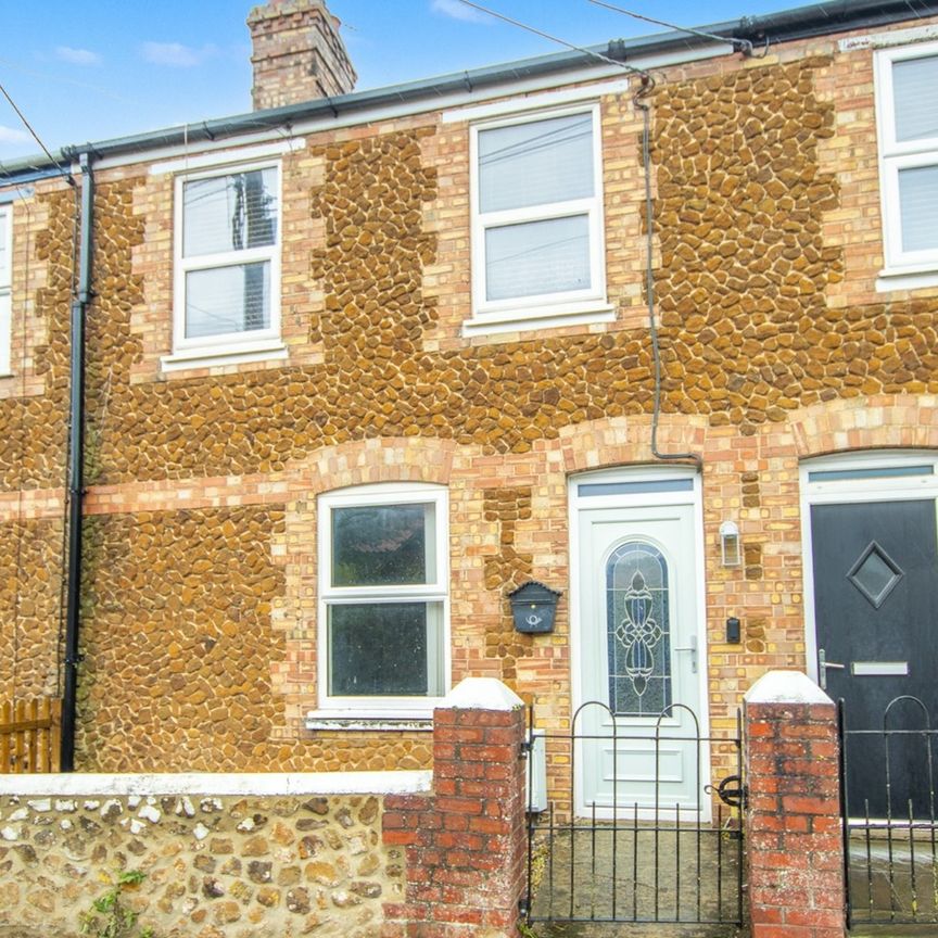 A Fully Refurbished 2-Bedroom Cottage - Photo 1