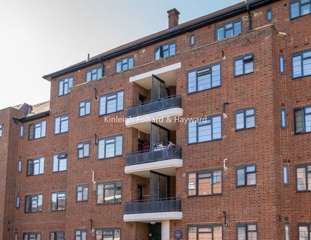 Wandsworth Road, London, SW8 - Photo 1