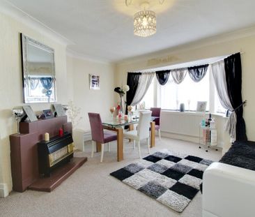 3 bedroom flat to rent - Photo 6