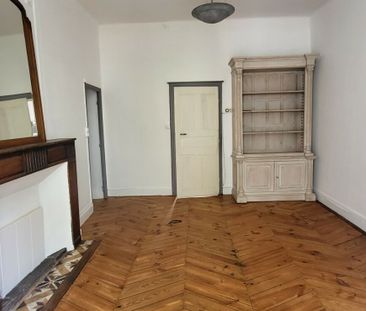 Location Appartement 3 pièces 70m² CAHORS 46000 - Photo 2