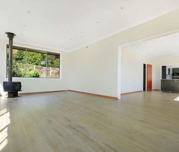 Spacious Family Home with Escarpment Views - Photo 1