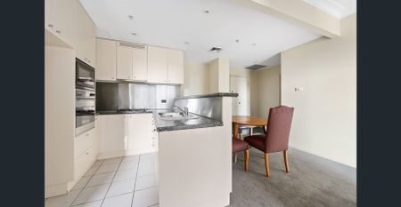 Two-Bedroom Apartment in a Prime City Location - Photo 4