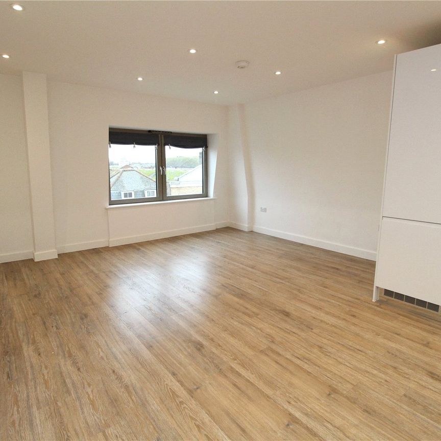 High Street, Colchester, Essex, CO1 1QW - Photo 1