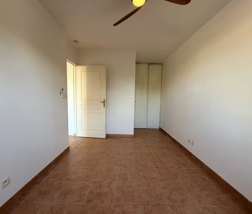 T2 vide avec Terrasse & Parking - LE BEAUSSET - Photo 2