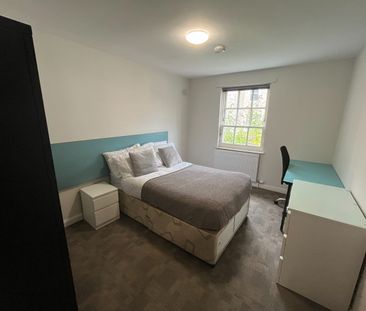 5 Bed Semi-Detached House, Merkland Road, AB24 - Photo 2