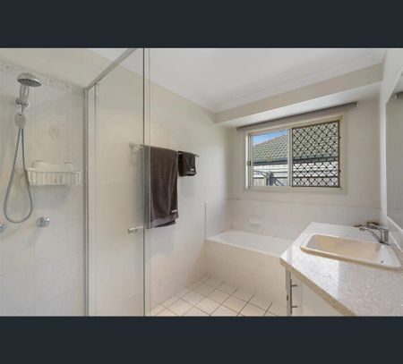 9 Lavender Close, Wavell Heights, Qld 4012 - Photo 5