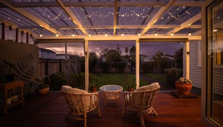 Sunny beautifully renovated 3 bedroom family home - Photo 4