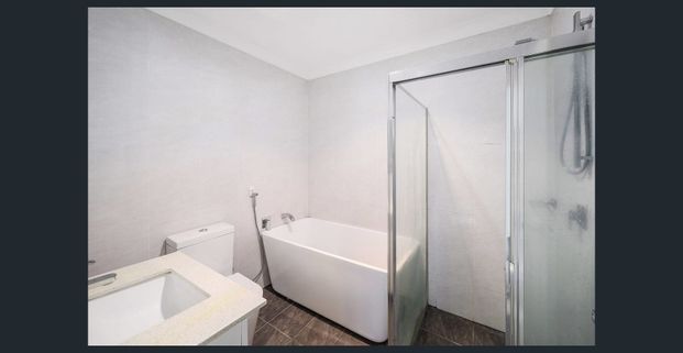 GRAND FIVE BEDROOM HOME OFFERING MODERN LIVING IN A PRIME LOCATION - Photo 1