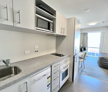 Studio Apartment in Peak - Photo 1