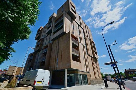 Bromley Road, London, SE6 - Photo 4