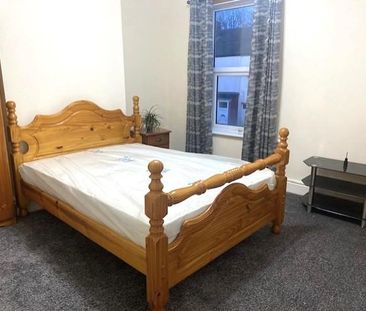 1 bedroom in a house share to rent - Photo 3