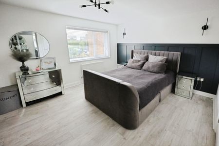 4 bedroom House To Let - Photo 5