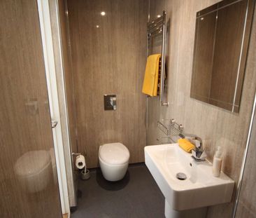 High Specification En-Suite Student Accommodation - A female house ... - Photo 2