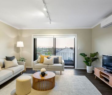 2 Bedroom, 2 Bathroom with Private Courtyard - 650 Per Week - Photo 2