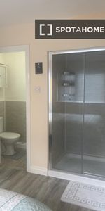 Studio for rent in Dublin, only females - Photo 3