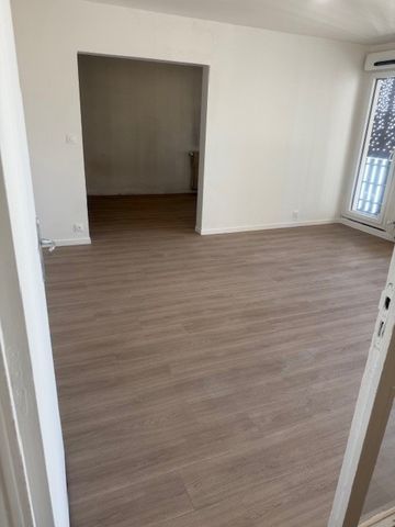 APPARTEMENT T4 REHABILITE - VILLAGE OLYMPIQUE - Photo 4