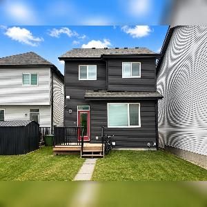4 Bed 3 Bathroom Detached House Calgary - Photo 1