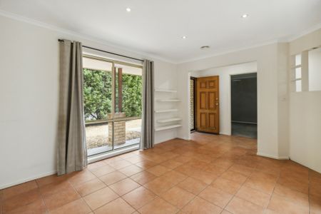 Three Bedroom, Neat Home In Amaroo - Photo 3