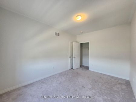 For Lease - 97 Schmeltzer Crescent, Richmond Hill, Ontario - Photo 2