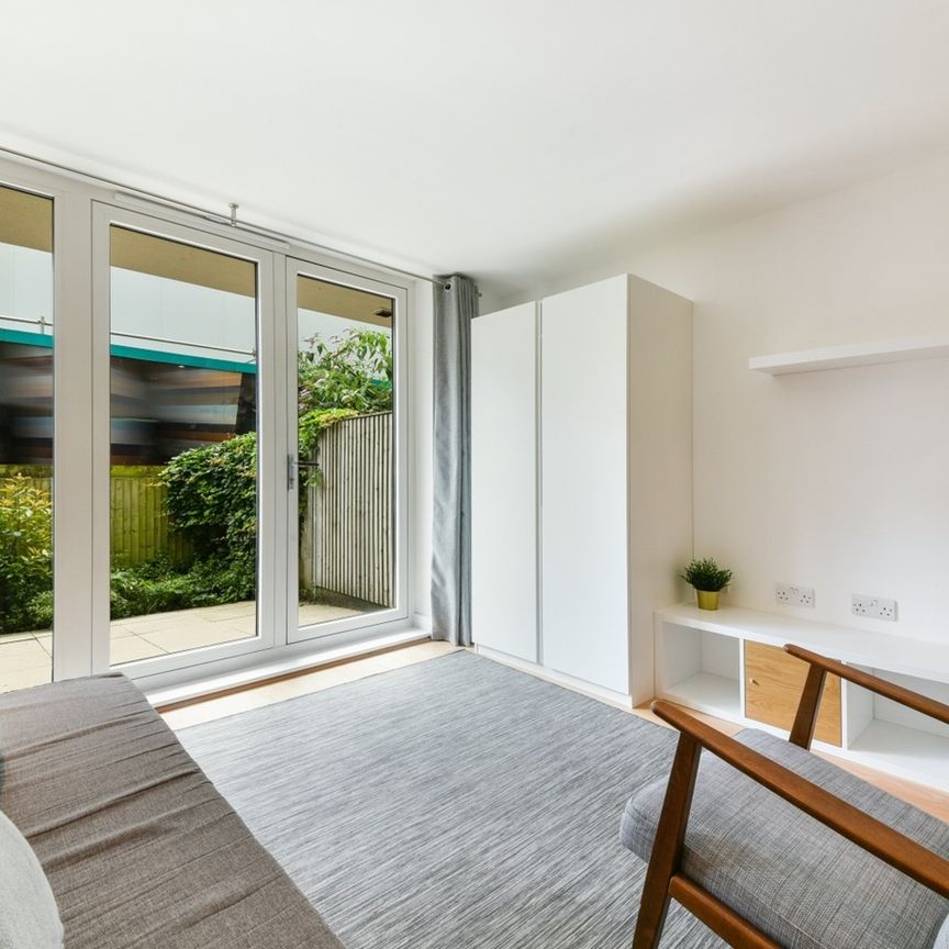 Studio Flat, Axis Court, SE16 - Photo 1