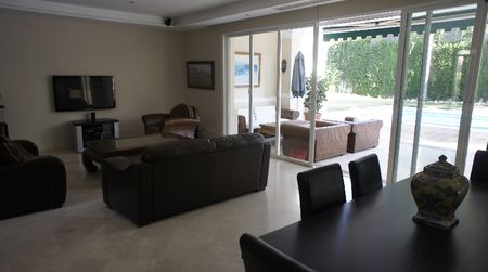 Villa for rent in Nueva Andalucía - Photo 5