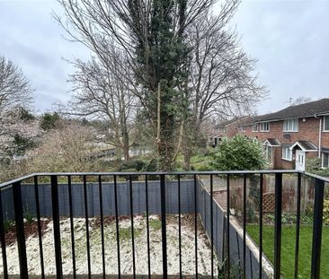 2 Bedroom Flat - Purpose Built To Let - Photo 2