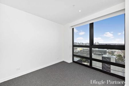 MODERN LIVING IN SOUTHBANK! - Photo 4