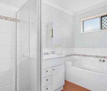 SPACIOUS HOME PERFECT FOR YOUR FAMILY! - Photo 4