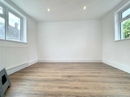 3 bedroom bungalow to rent - Photo 3