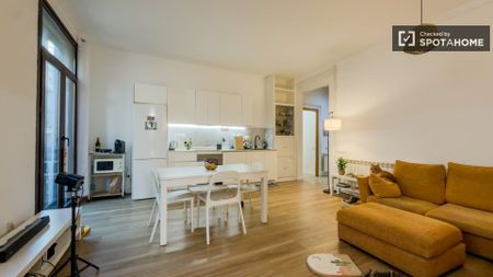 barcelona, Catalonia 08002 - Photo 3