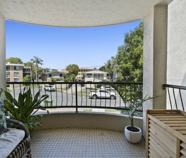 MODERN TWO BEDROOM UNIT IN SORT AFTER NORTH PALM BEACH - Photo 1