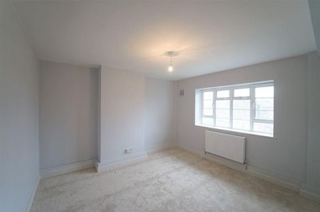 4 bedroom apartment to rent - Photo 5