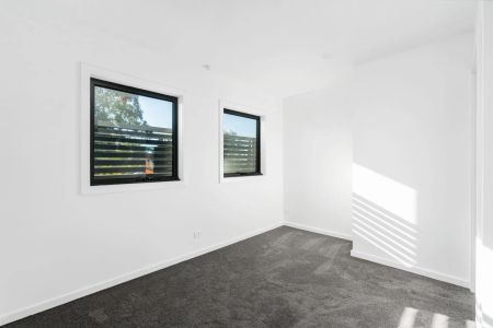 Two Bedroom + Study Townhouse! - Photo 3