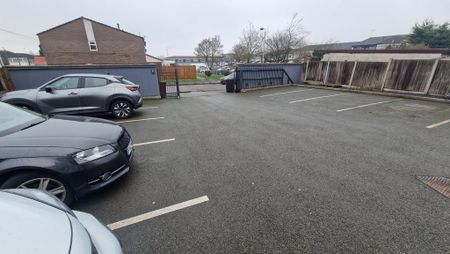 1 bedroom flat to rent - Photo 4