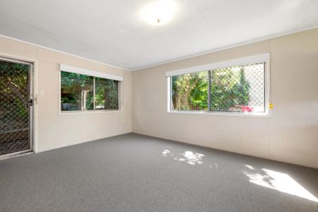 Private & Peaceful Ground Floor Unit in Prime Location - Photo 2