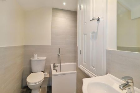 3 bedroom apartment to rent - Photo 3