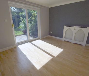 4 bedroom detached house to rent - Photo 2