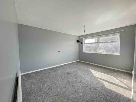 2 Bedroom For Rent - Photo 4