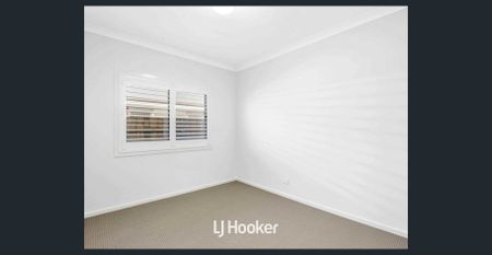 Beautiful 4 Bedroom Home! - Photo 5