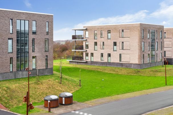 Nyere lys bolig med dejlig terrasse. - Photo 1