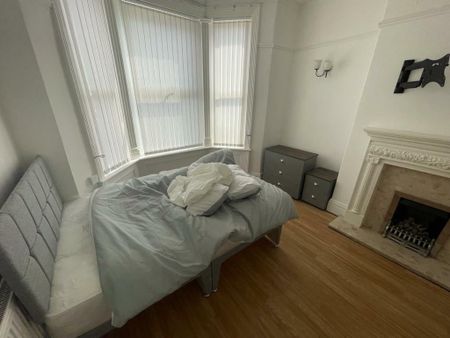 Room in a Shared House, Mellor Road, CH42 - Photo 2
