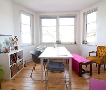 Charmante Altbauwohnung mit Dachterrasse in zentraler Lage - Photo 3