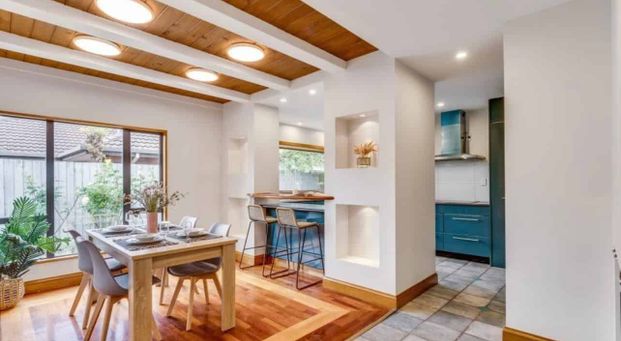 Upper Riccarton, 5 bedrooms - Photo 1