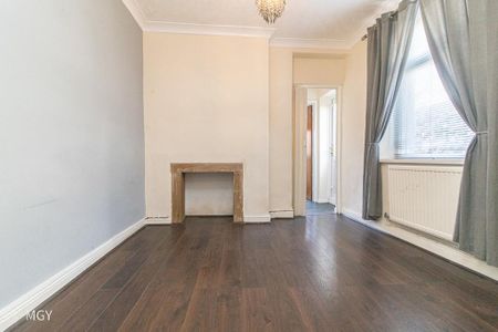 2 bedroom end of terrace house to rent - Photo 3