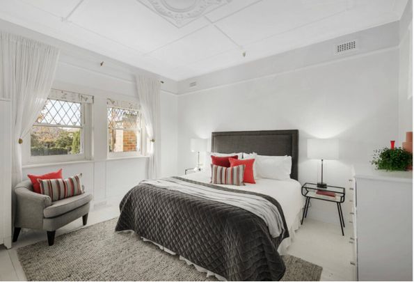 Hawthorn East - Photo 1