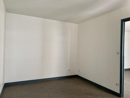 APPARTEMENT T1BIS A LOUER A ROANNE - CENTRE VILLE - Photo 4